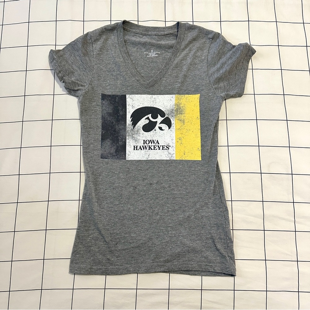 WOMEN: iowa hawkeyes t-shirt